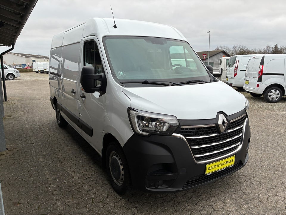 Renault Master IV T33 2,3 dCi 135 L2H2 Kassevogn