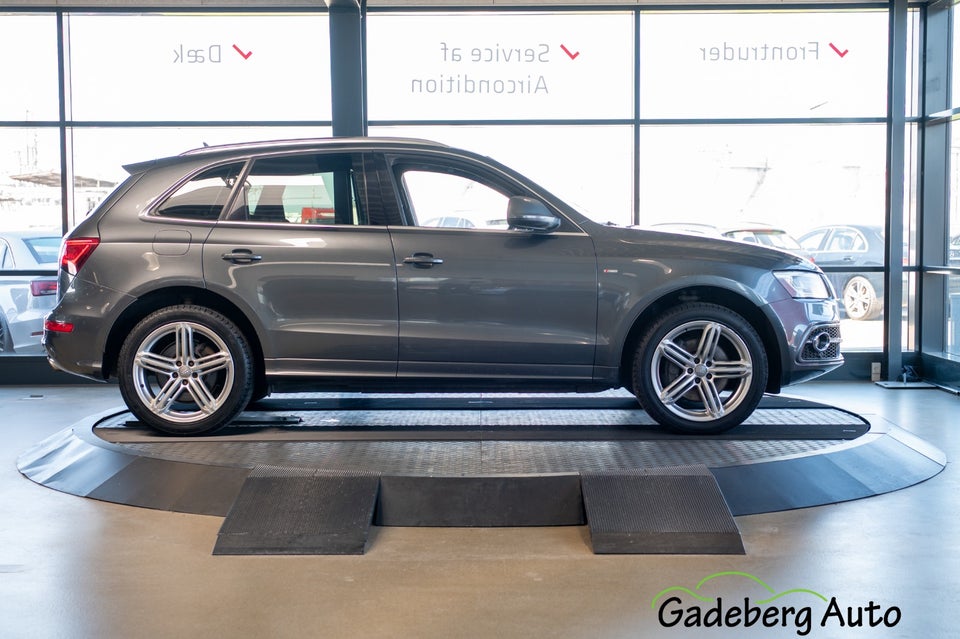 Audi Q5 3,0 TDi 245 S-line quattro S-tr. Van 5d