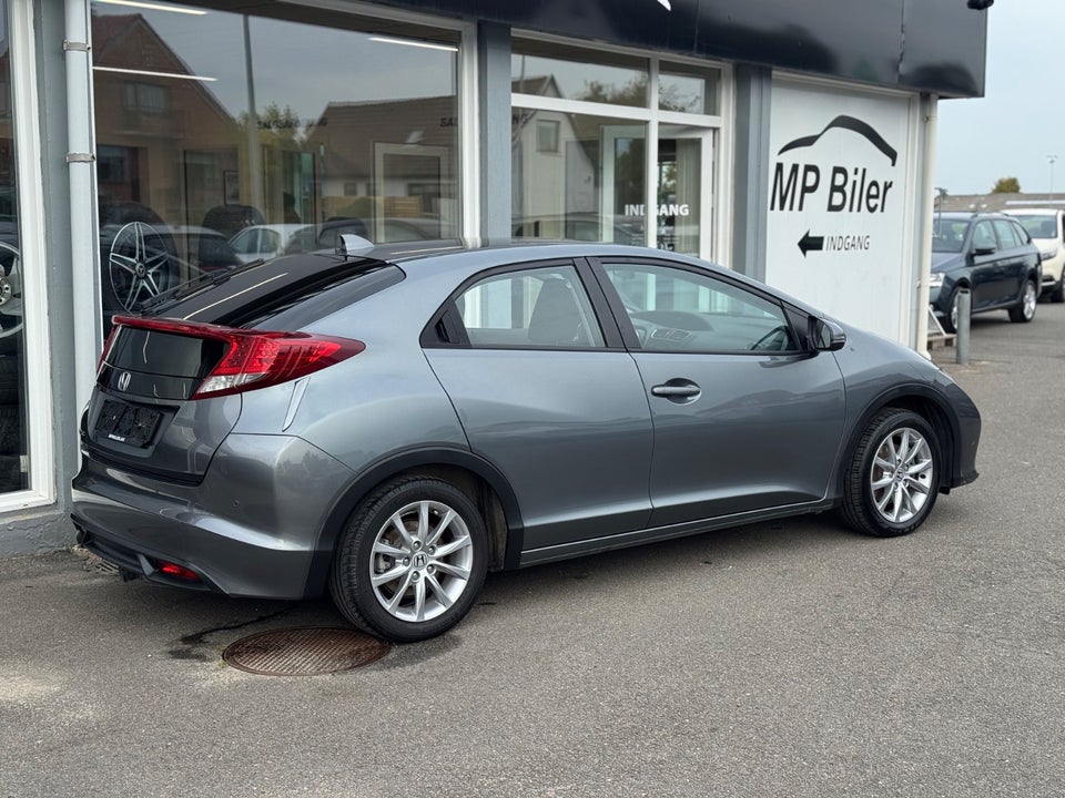 Honda Civic 1,8 i-VTEC Sport 5d