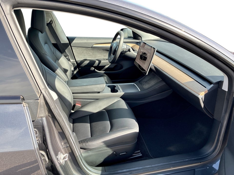 Tesla Model 3 Long Range AWD 4d