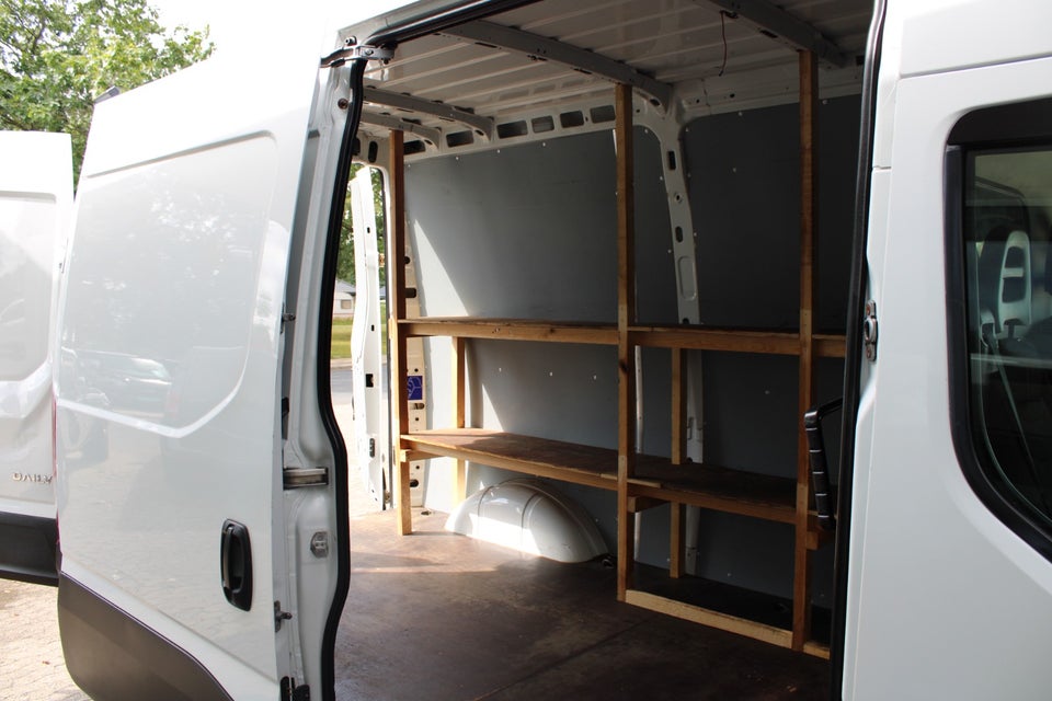 Iveco Daily 2,3 35S13 10,8m³ Van AG8