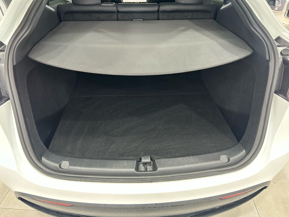 Tesla Model Y RWD 5d