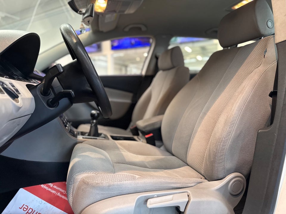 VW Passat 2,0 FSi Comfortline 4d