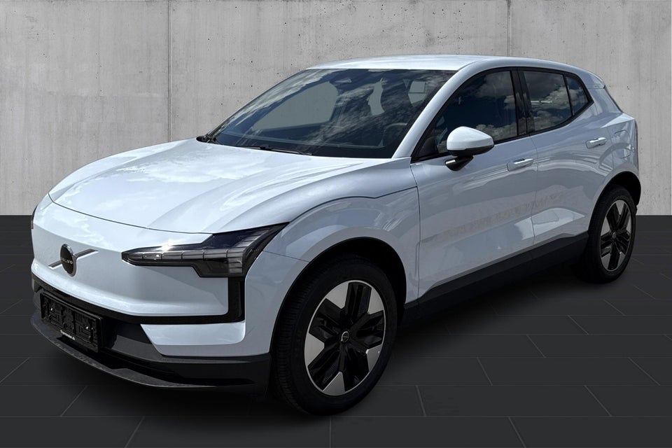 Volvo EX30 Extended Range Core 5d