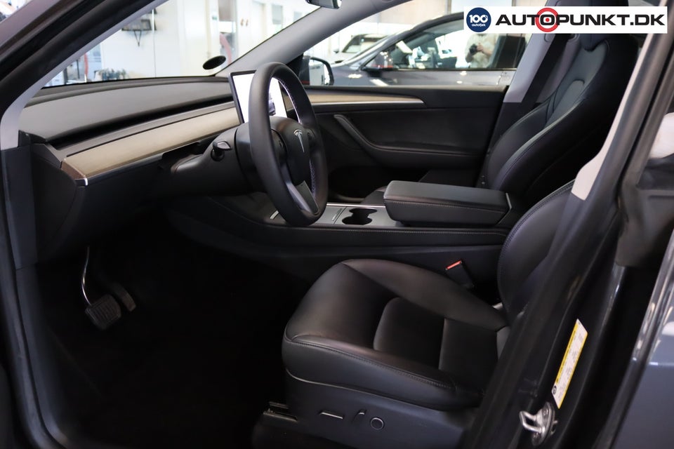 Tesla Model Y Long Range AWD 5d