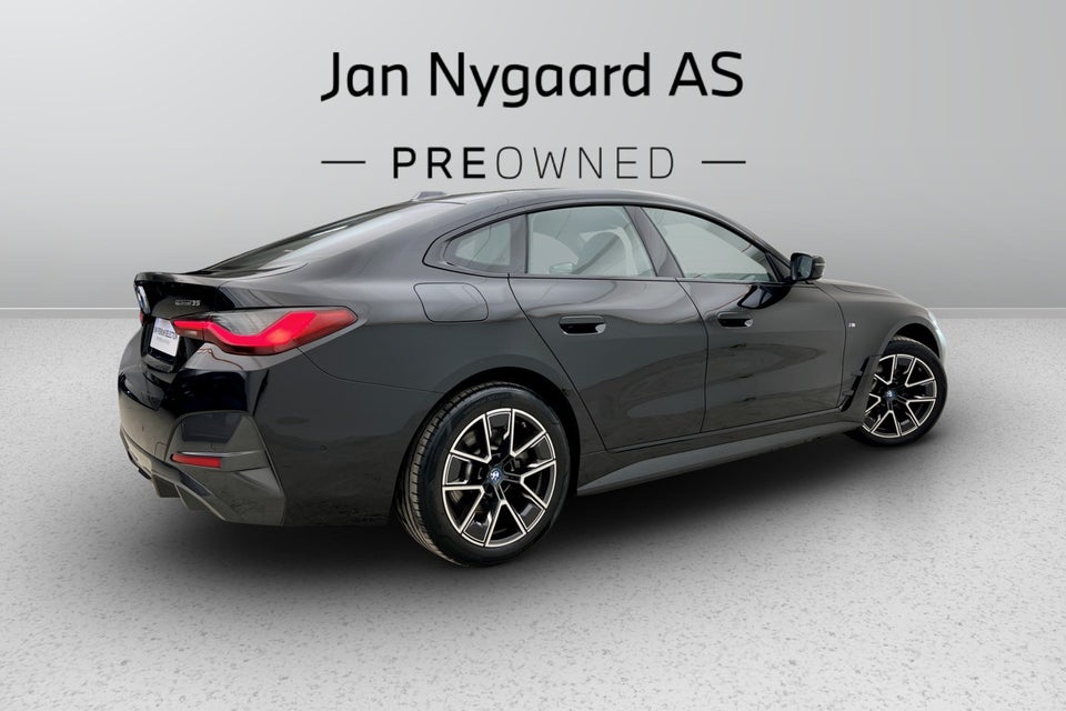 BMW i4 eDrive35 Charged 5d