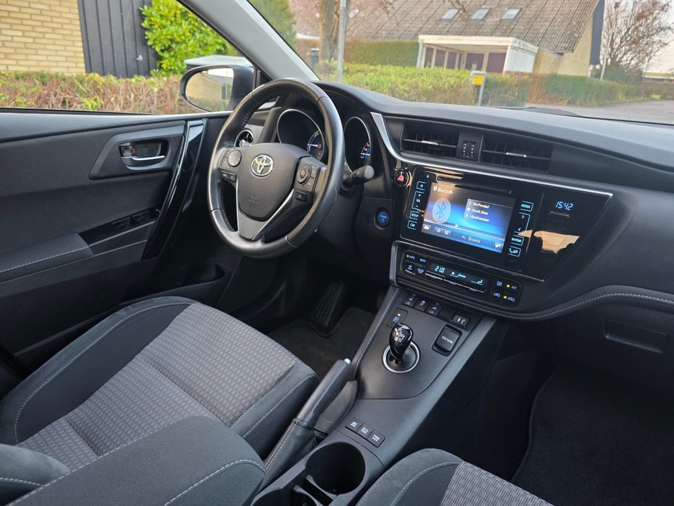 Toyota Auris 1,8 Hybrid H2 Selected CVT 5d