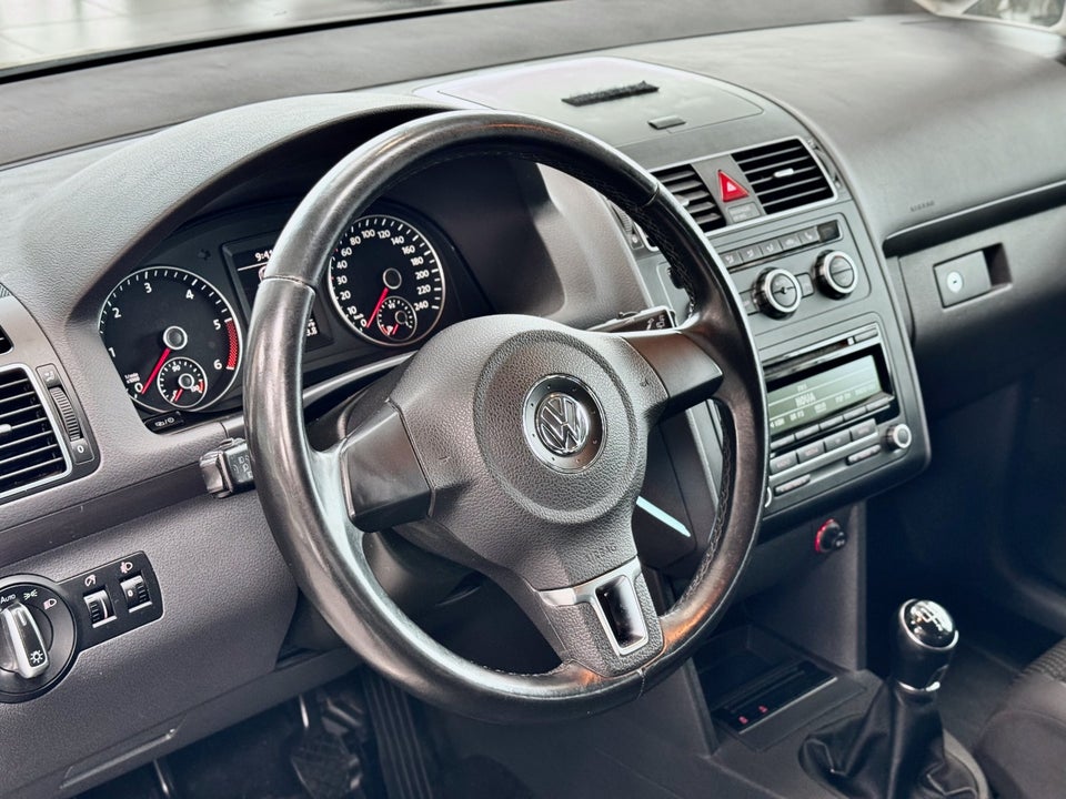 VW Touran 1,6 TDi 105 Comfortline BMT 7prs 5d