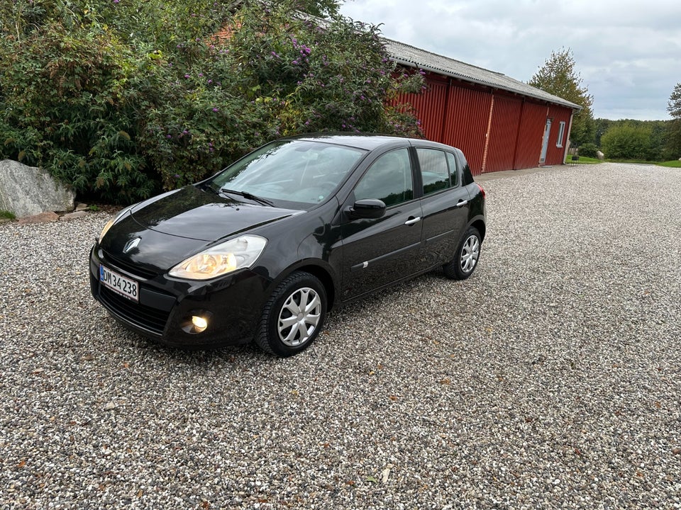 Renault Clio III 1,2 16V Authentique 5d