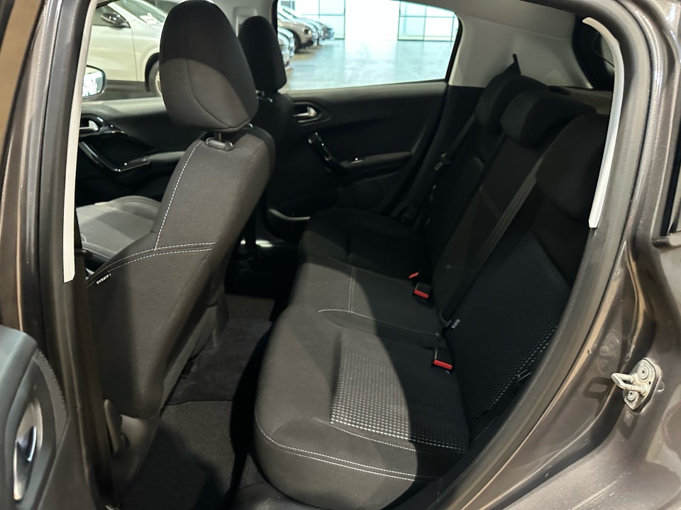 Peugeot 208 1,2 PureTech 82 Allure+ 5d