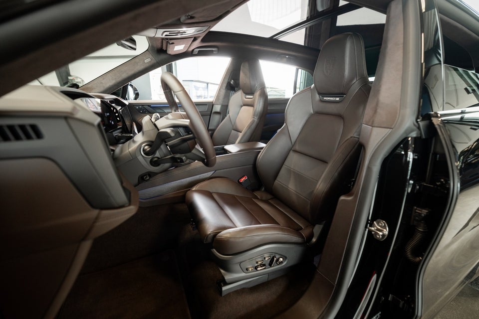 Porsche Cayenne Electric 5d