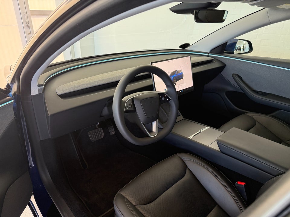 Tesla Model 3 RWD 4d