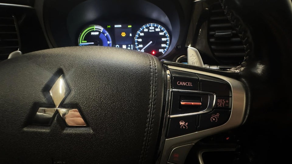 Mitsubishi Outlander 2,4 PHEV Intense CVT 4WD 5d