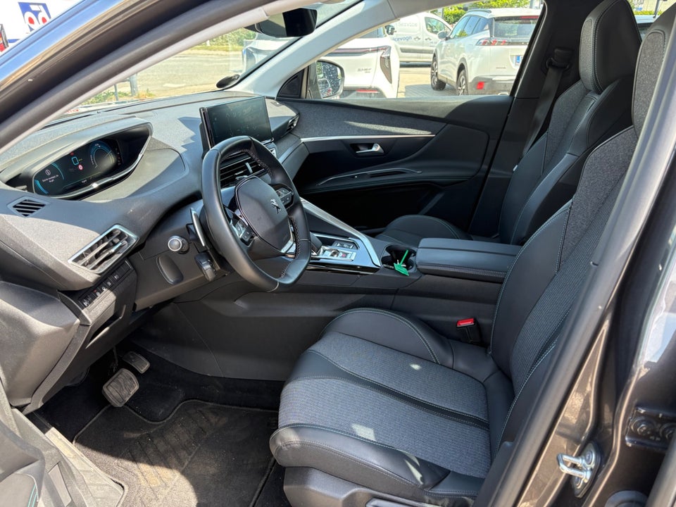 Peugeot 3008 1,6 Hybrid Allure Pack EAT8 5d