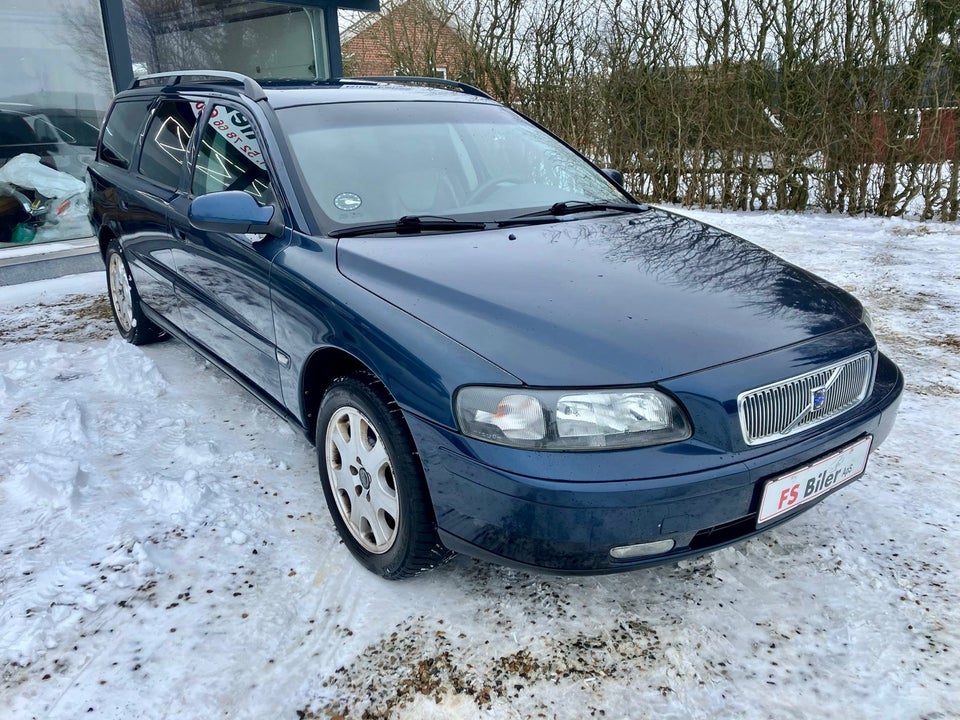 Volvo V70 2,4 140 Business 5d