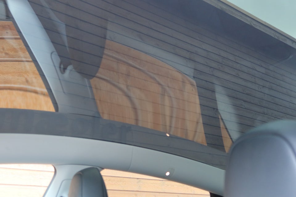 Tesla Model Y Long Range AWD 5d