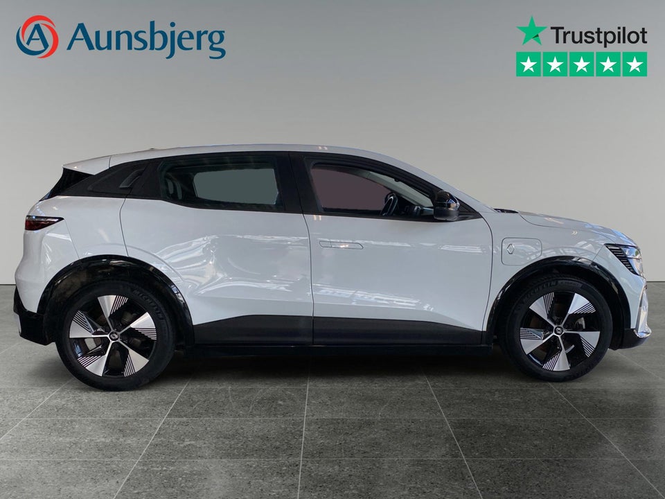 Renault Megane E-Tech 40 Equilibre 5d