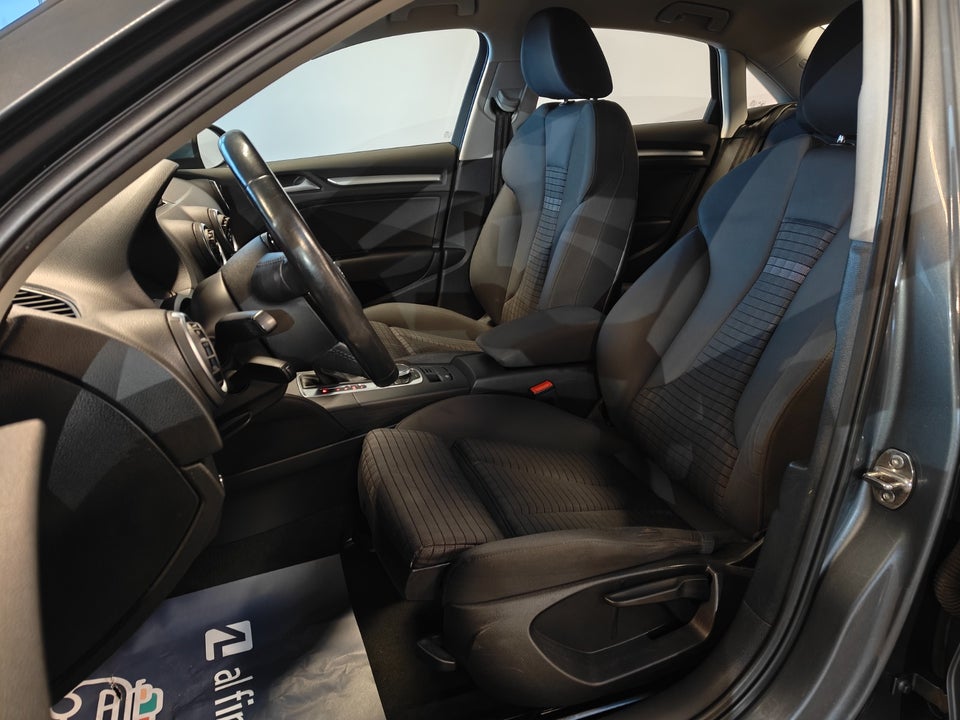 Audi A3 2,0 TDi 150 Ambition S-tr. 4d