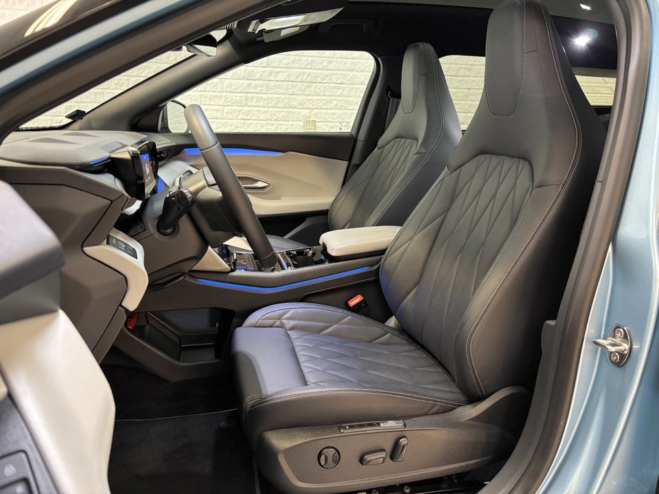 Ford Explorer 77 Premium Extended Range 5d