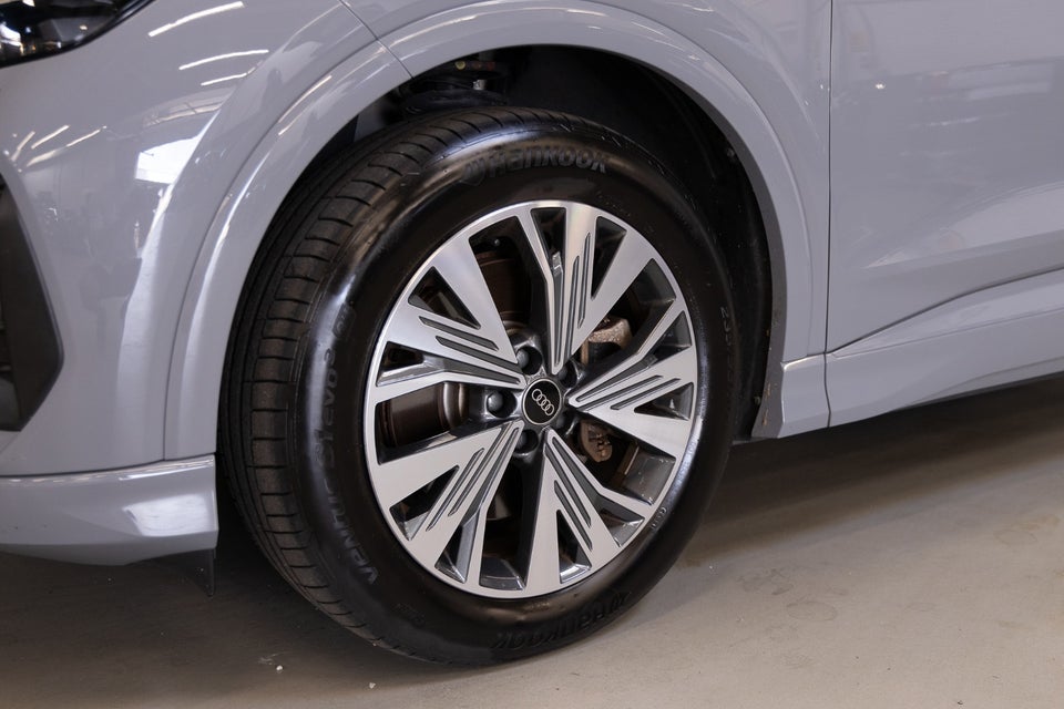 Audi Q4 e-tron 45 Progress 5d