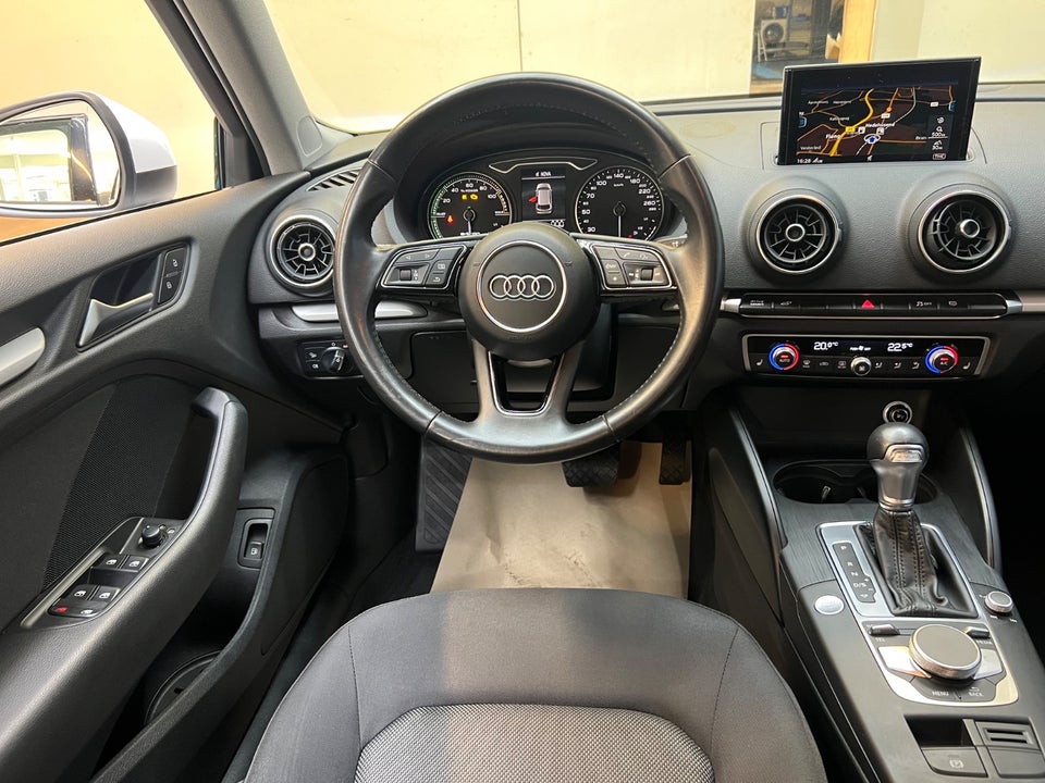 Audi A3 1,4 e-tron Sportback S-tr. 5d