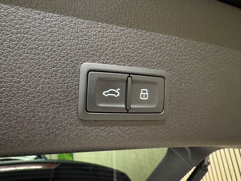 Audi e-tron 55 quattro 5d