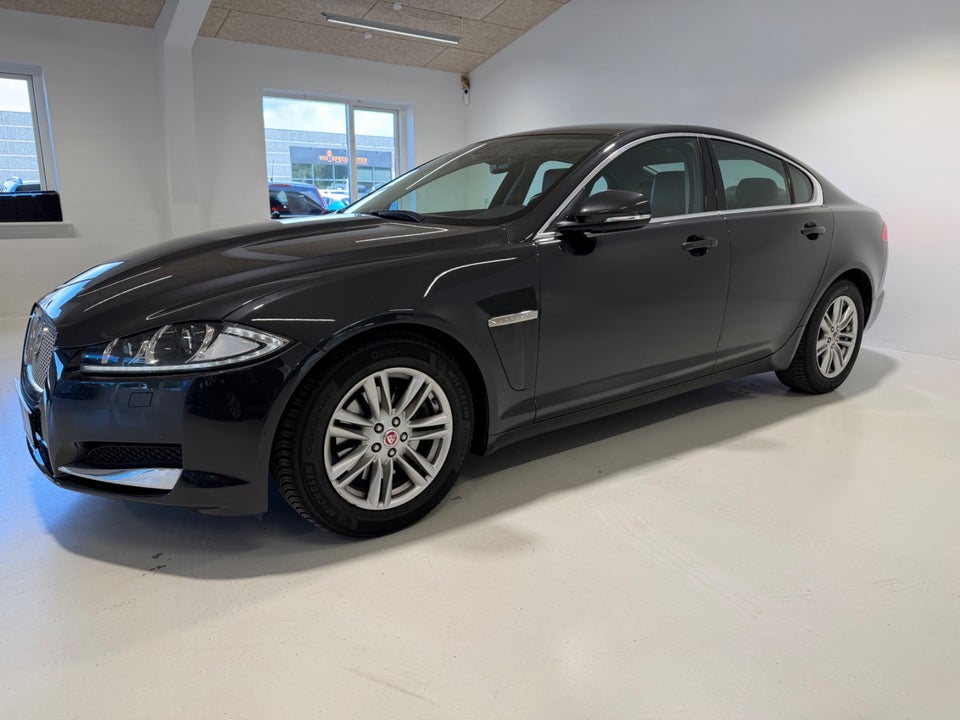 Jaguar XF 2,2 D 163 Luxury aut. 4d