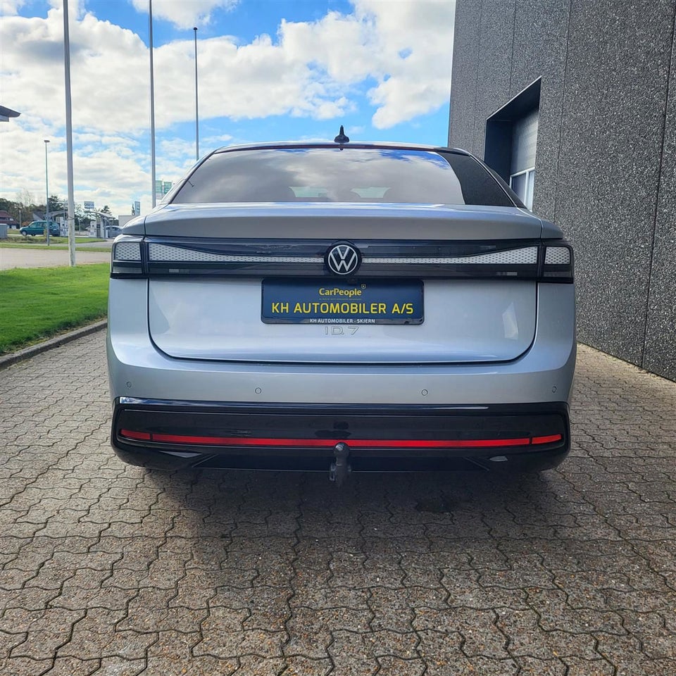 VW ID.7 Pro 5d