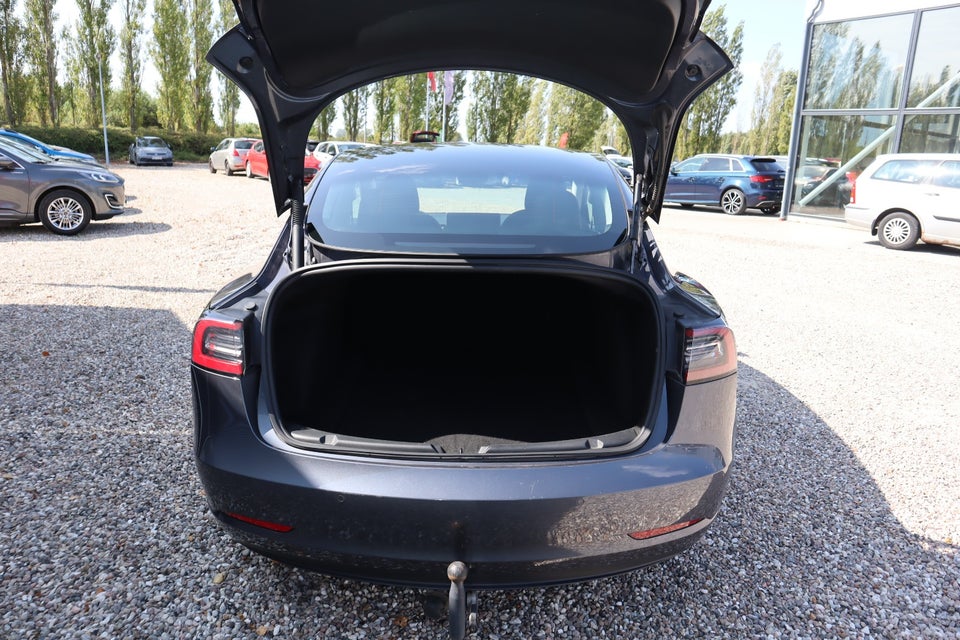 Tesla Model 3 RWD 4d