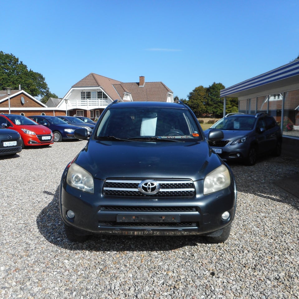 Toyota RAV4 2,2 D-CAT 177 4x4 Van 5d