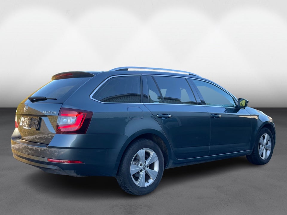 Skoda Octavia 1,6 TDi 115 Style Combi DSG 5d