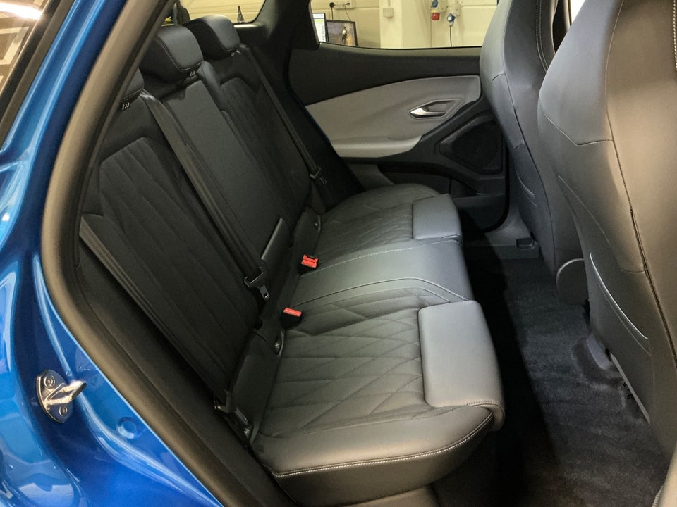 Ford Explorer 77 Premium Extended Range 5d