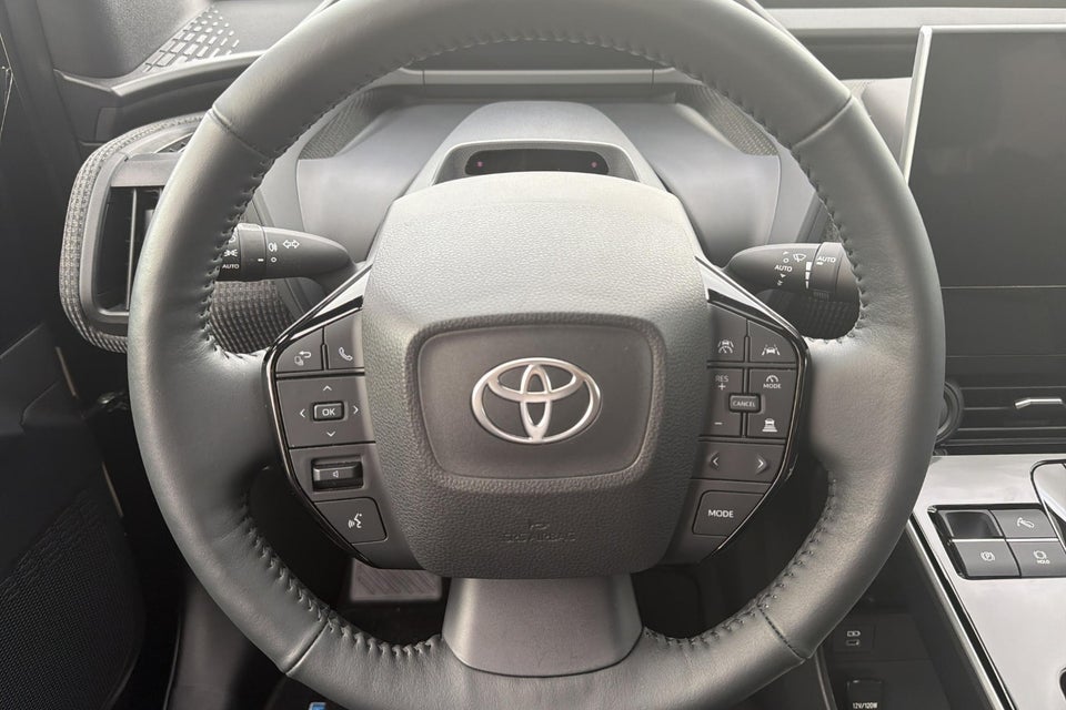 Toyota bZ4X Executive 5d