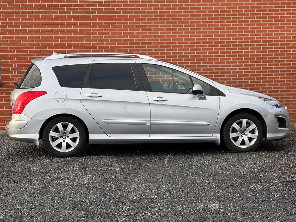 Peugeot 308 1,6 e-HDi 112 Sportium SW ESG 7prs 5d