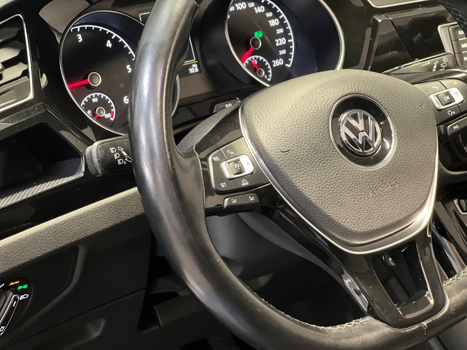 VW Touran 1,6 TDi 115 Highline DSG 7prs 5d