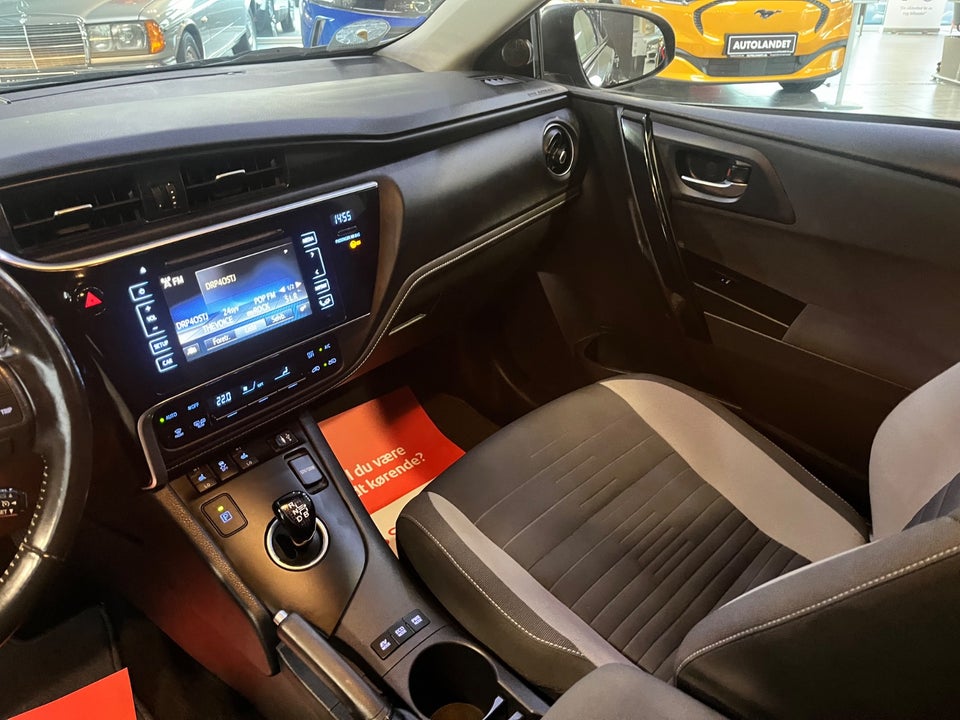 Toyota Auris 1,8 Hybrid H2 Comfort Touring Sports CVT 5d