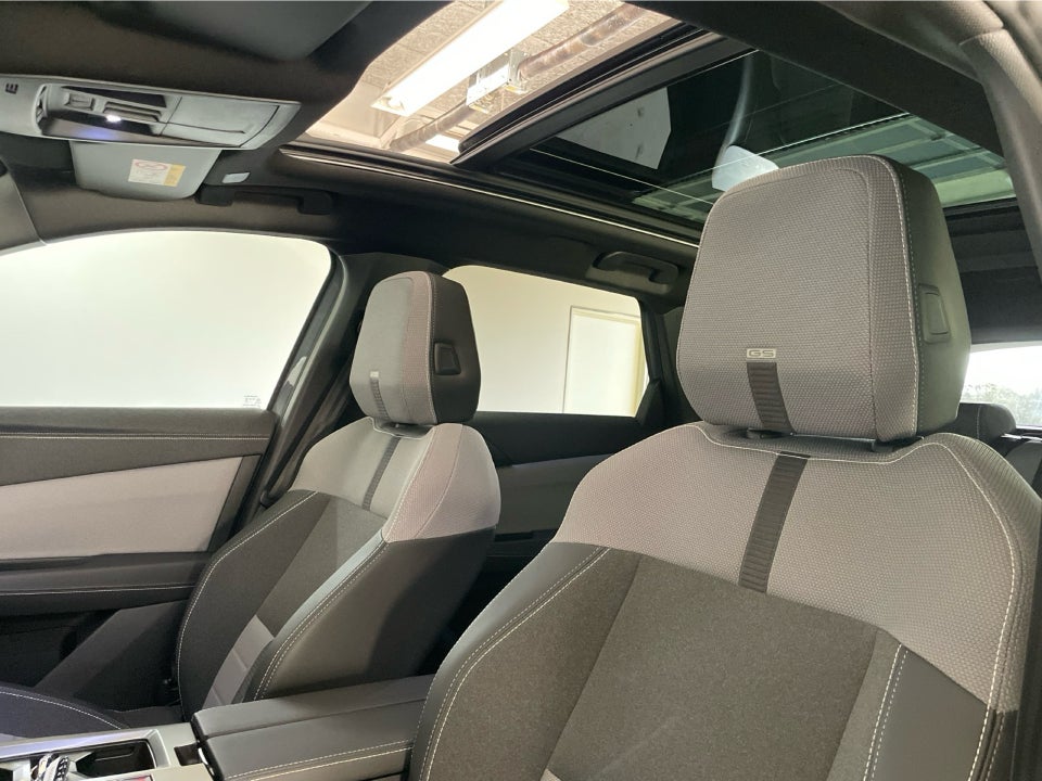 Opel Grandland-e 73 GS Sky 5d