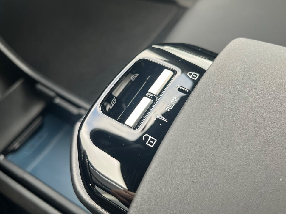Volvo EX30 Twin Performance Plus 5d