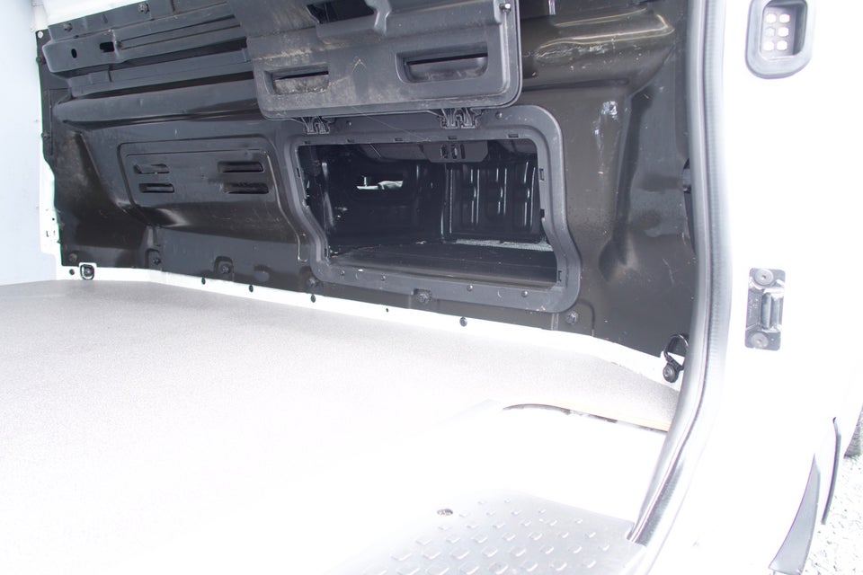 Renault Trafic T29 2,0 dCi 145 L1H1 EDC
