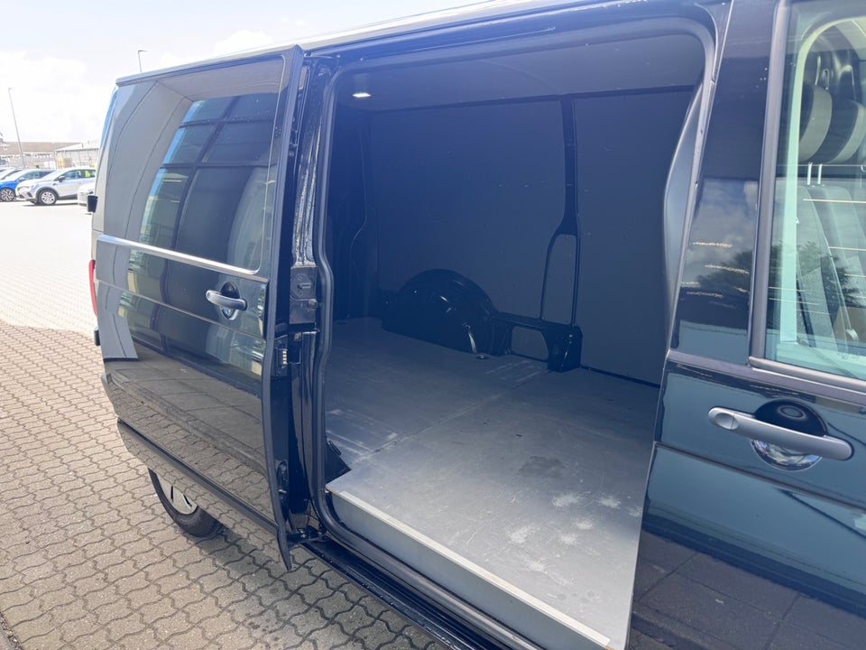 VW Transporter 2,0 TDi 150 Kassevogn DSG lang