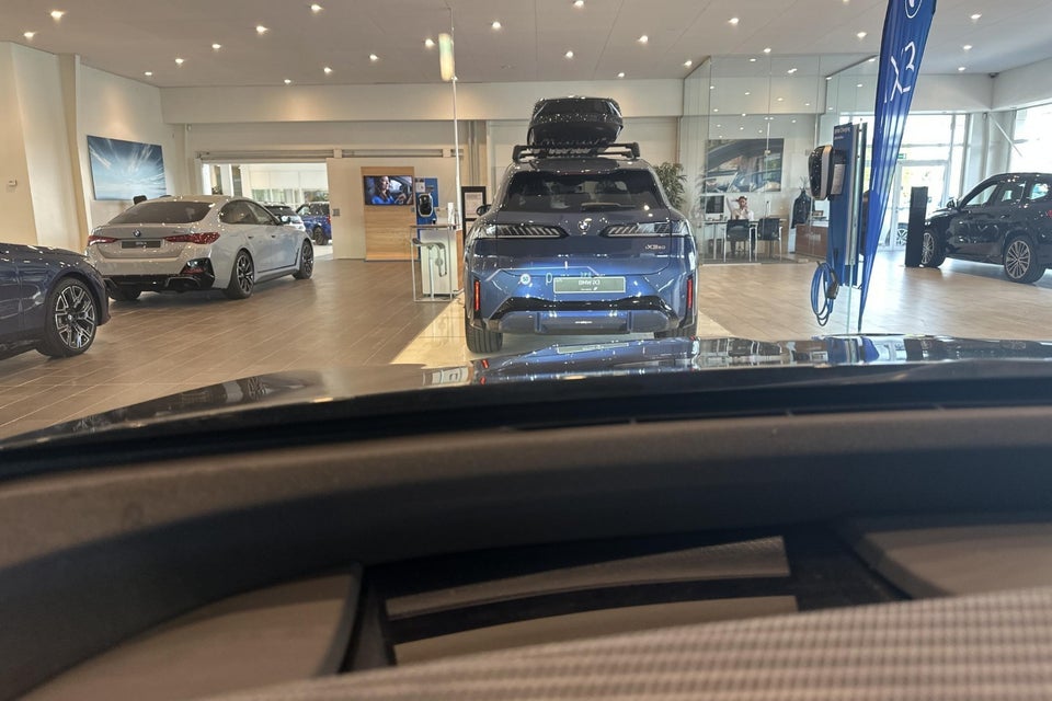 BMW iX xDrive60 Fully Charged 5d