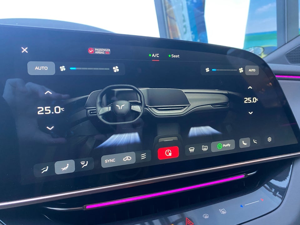 Hongqi EH7 111 Exclusive 4d