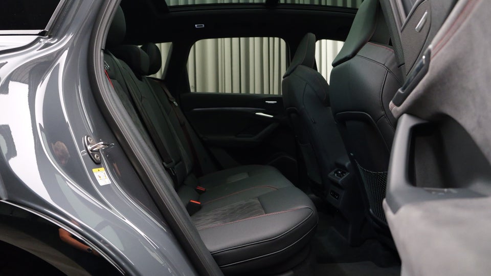 Audi Q6 e-tron Ultra quattro 5d