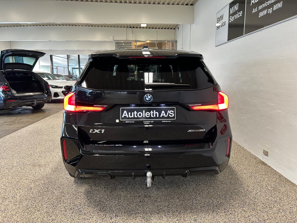 BMW iX1 xDrive30 Fully Charged M-Sport 5d