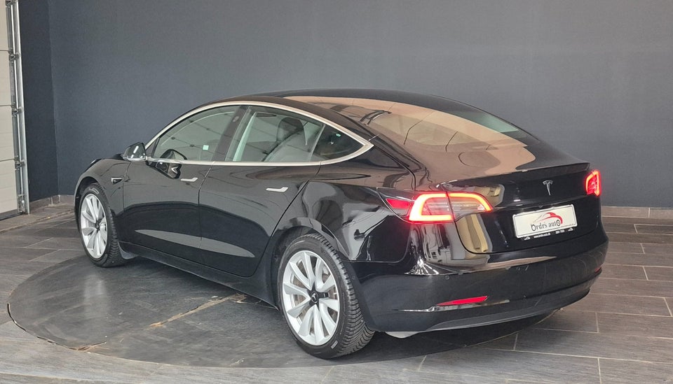Tesla Model 3 Standard Range+ RWD 4d