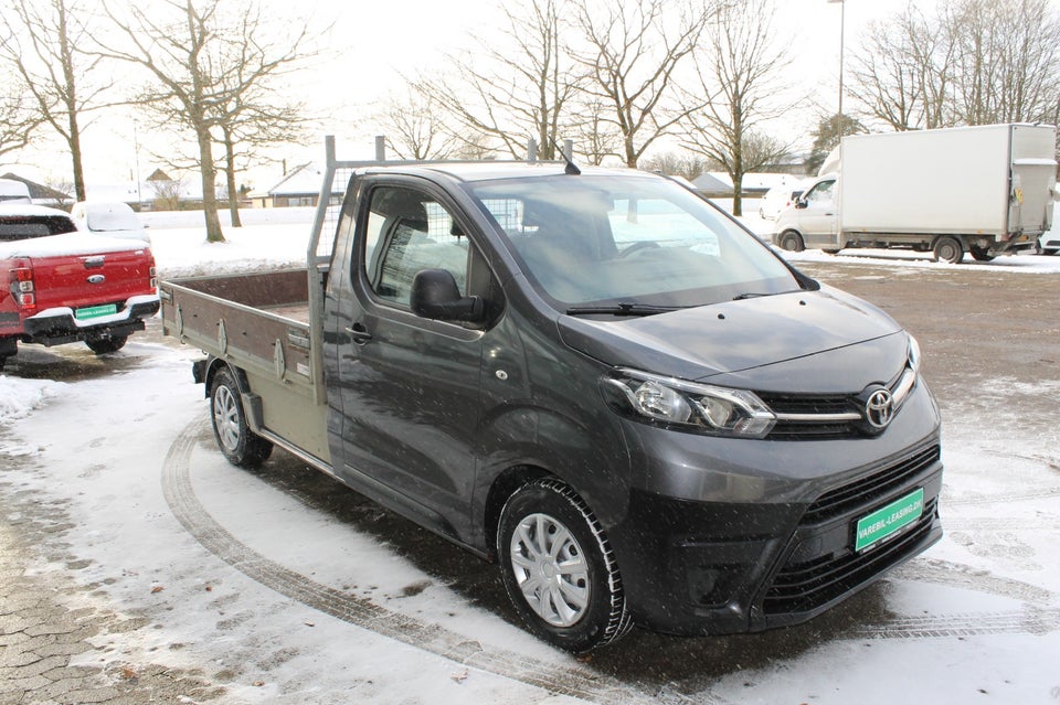 Toyota ProAce 2,0 D 120 Medium Base++ Chassis 2d
