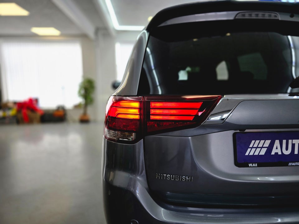 Mitsubishi Outlander 2,4 PHEV Intro Edition CVT 4WD 5d