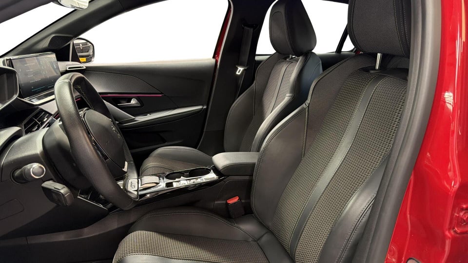 Peugeot e-208 50 GT 5d