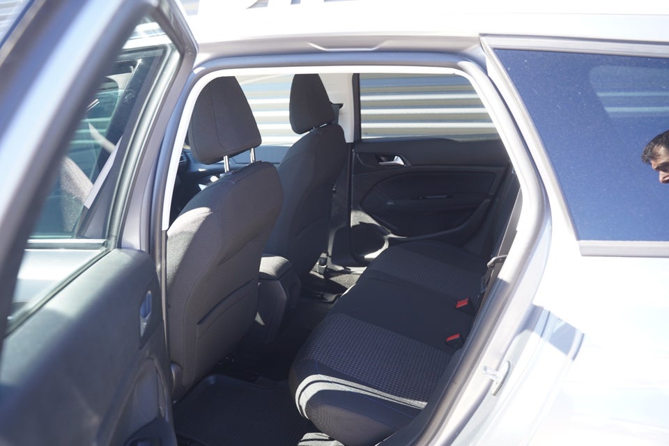 Peugeot 308 1,5 BlueHDi 130 Style SW 5d