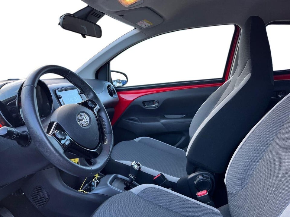 Toyota Aygo 1,0 VVT-i x-press x-shift 5d